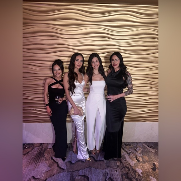 2 way black gown - Picture 5 of 5